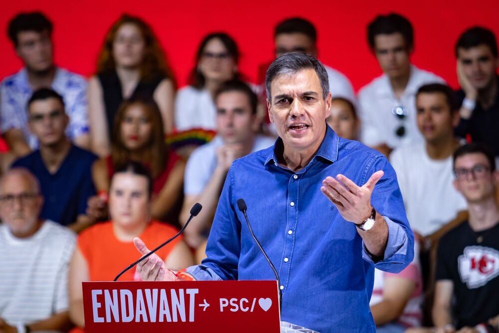 El CIS vuelve a poner por delante al PSOE con 1,4 puntos 
