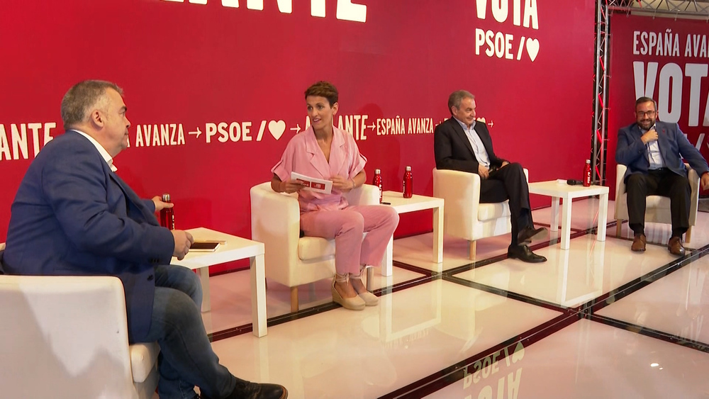 De izquierda a derecha: Santos Cerdán, María Chivite, José Luis Rodríguez Zapatero y Javier Remírez