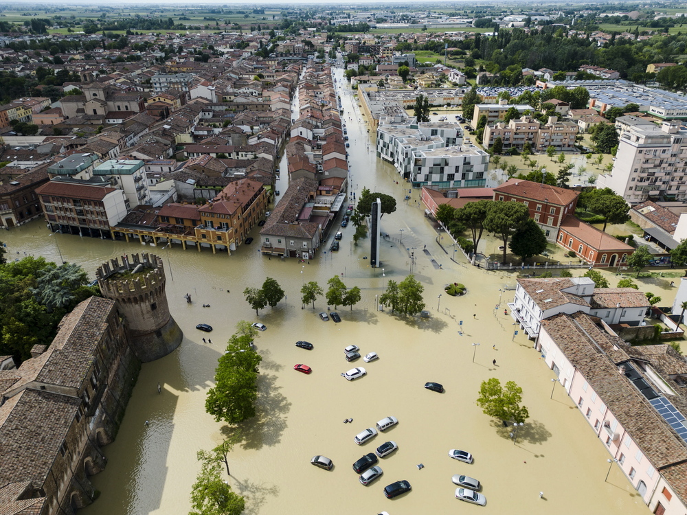 Fuertes inundaciones golpean Emilia-Romagna, Italia, afectada por la sequía  / EMANUELE VALERI