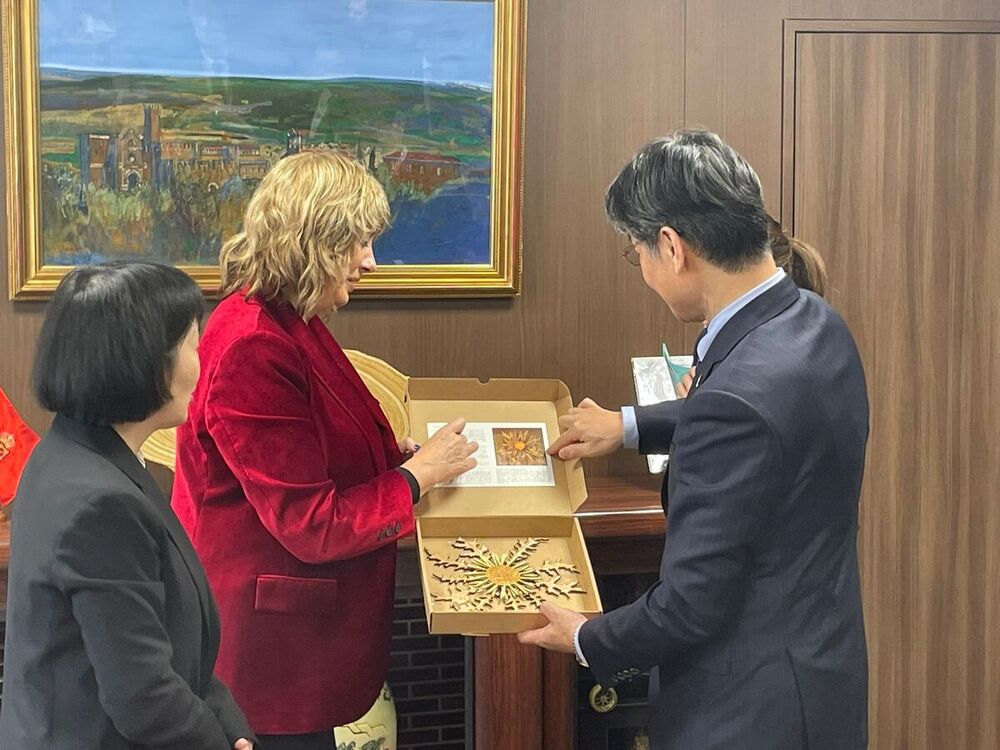 Visita de la vicepresidenta Ana Ollo a la Asamblea Prefectural de Yamaguchi