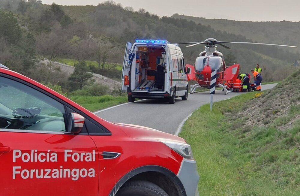 Dos motoristas sufren sendas caídas en Bearin y Urraúl Alto