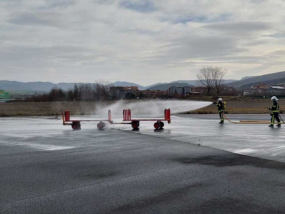 Imagen del simulacro realizado en el aeropuerto de Pamplona - AENA