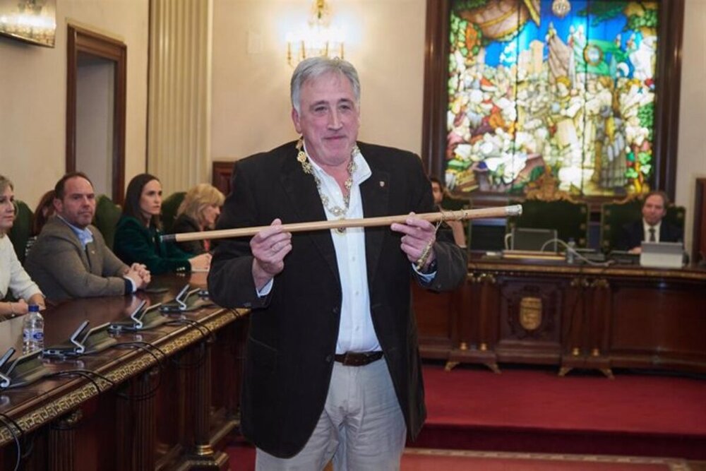 Archivo: El nuevo alcalde de Pamplona, Joseba Asiron, toma posesión del cargo tras la moción de censura