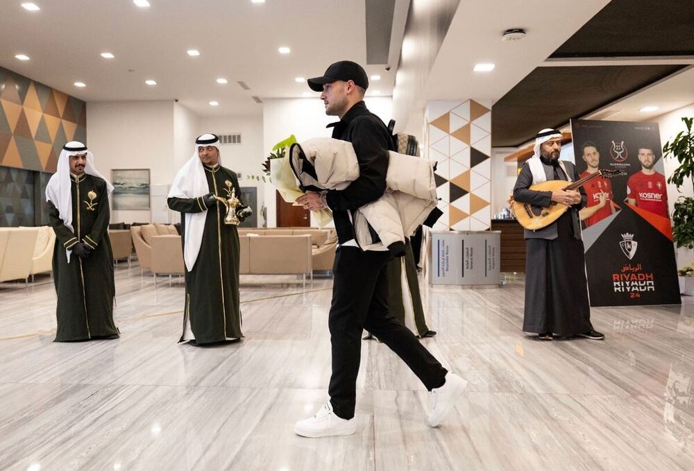 Imágenes de la plantilla en su llegada a Riad