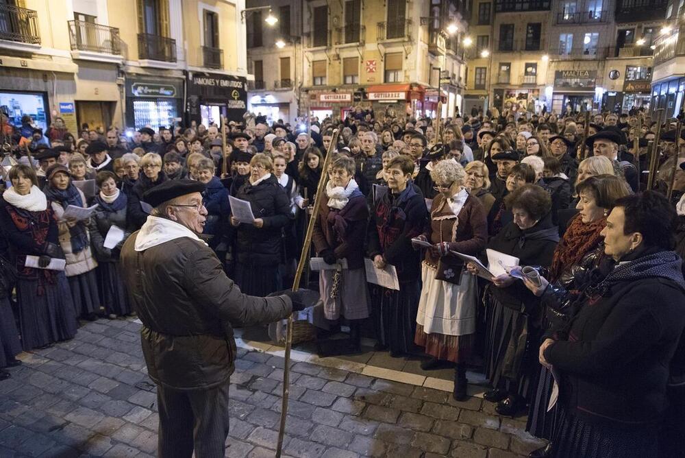 Pamplona recibe a los 'Coros de Santa Águeda'