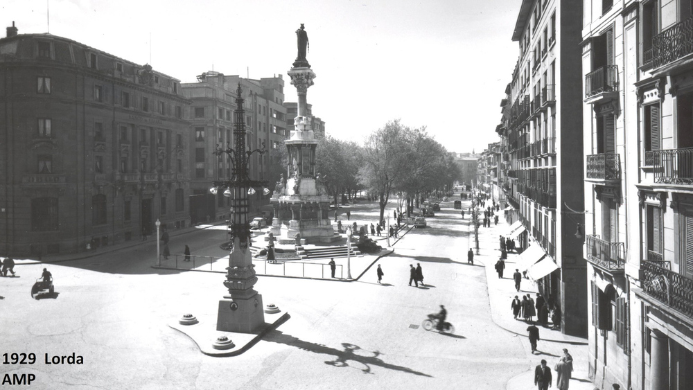 La farola de la Plaza del Vínculo en el Paseo de Sarasate en 1929