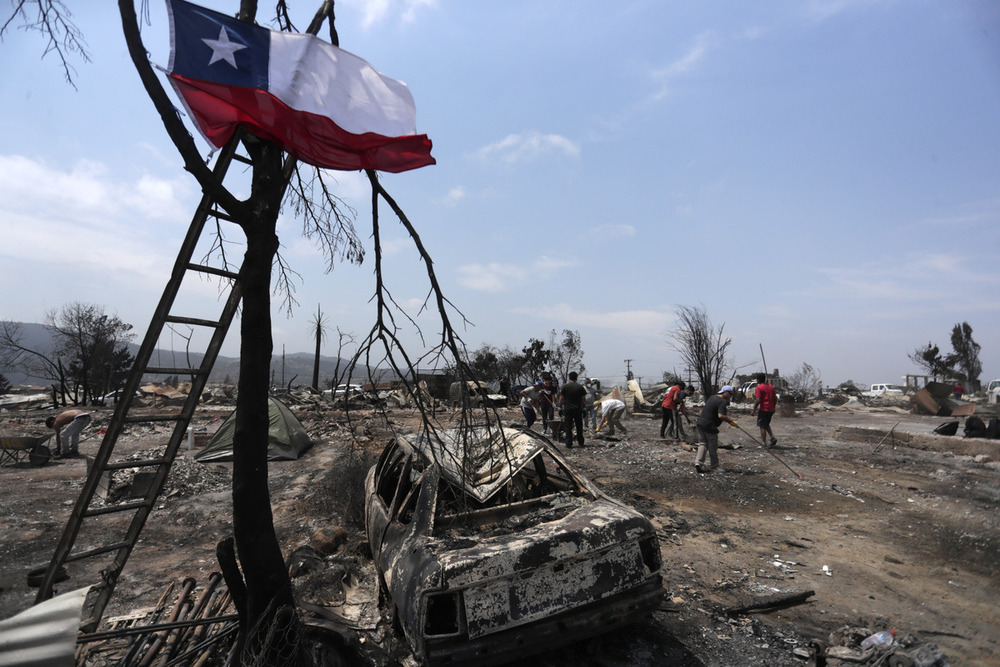 Ascienden a 112 los muertos por los incendios en Chile