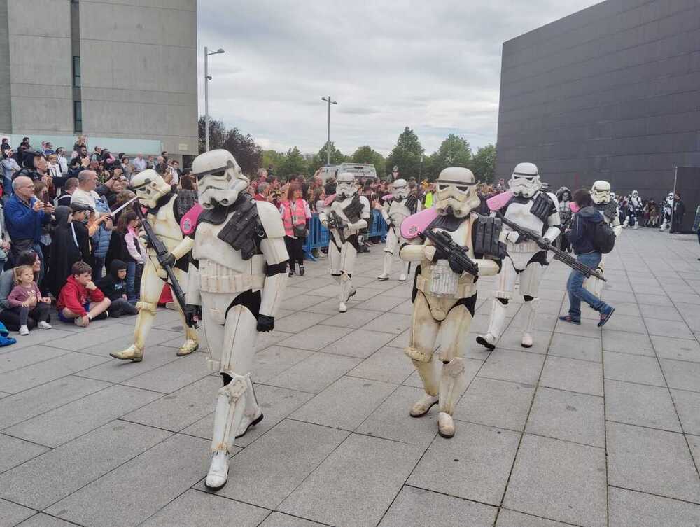 Los personajes de Star Wars desfilan por Pamplona