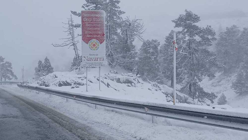 Imagen de archivo de nieve en el Pirineo