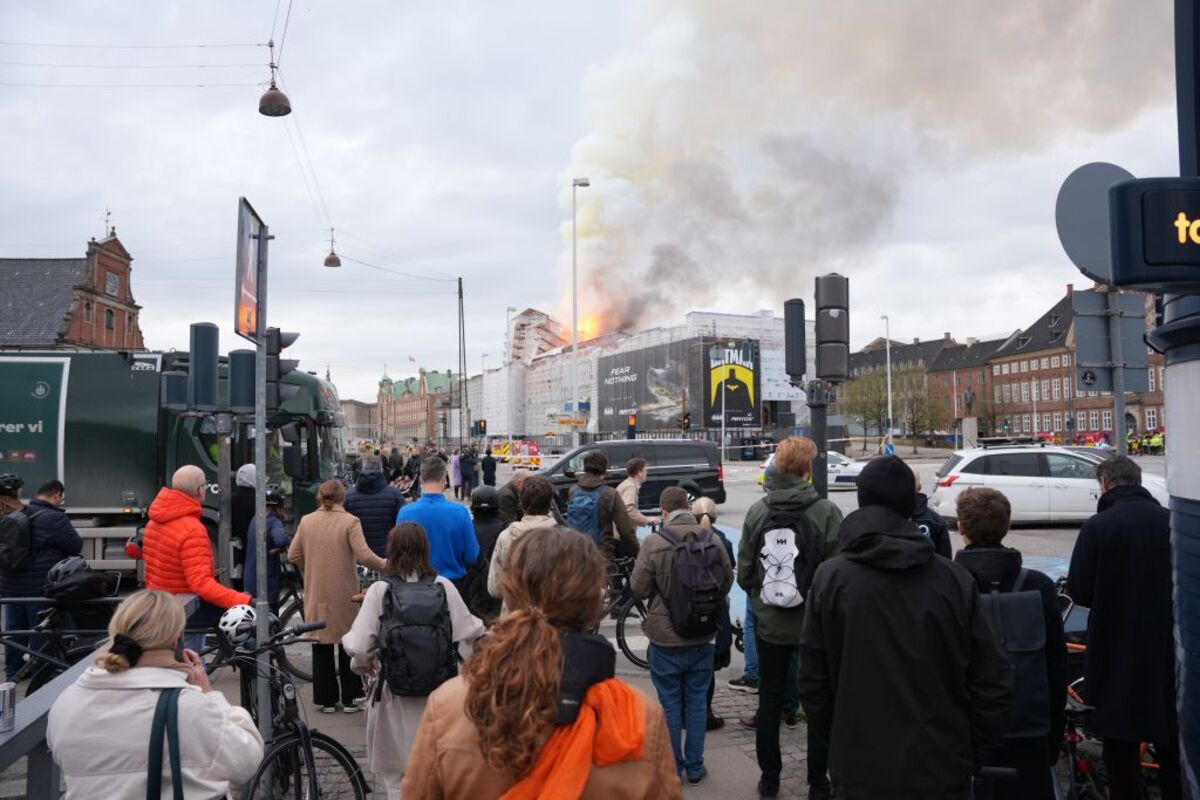 Fire hits historical Stock Exchange building in Copenhagen  / IDA MARIE ODGAARD
