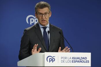 Feijóo acusa a Sánchez de querer colar 'un cambio de régimen'