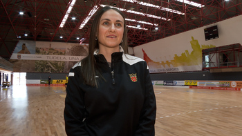 Claudia Gatón, entrenadora de la Selección Navarra Sub-14 masculina de Fútbol Sala.