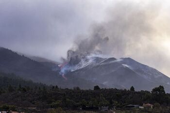 El volcán emitirá gases incluso después del final de la erupción