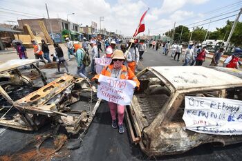 El Congreso de Perú rechaza el adelanto de elecciones