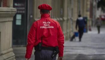 Dos detenidos en Pamplona por golpear a dos policías forales