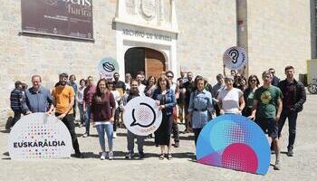 Navarra anima a crear espacios para comunicarse en euskera