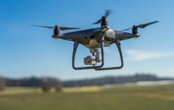 Detenido por negarse a dejar de volar un dron no autorizado