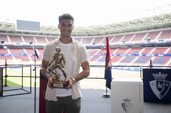 Lucas Torró recibe el Trofeo Veteranía por sus valores