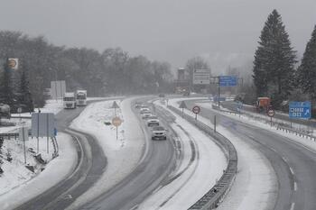 El temporal de nieve deja 40 accidentes de tráfico