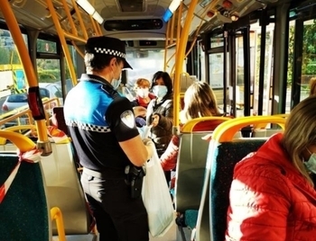 ¿Dejará de ser obligatoria la mascarilla en el bus?