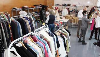 Abierto un nuevo punto de entrega de ropa para desplazados