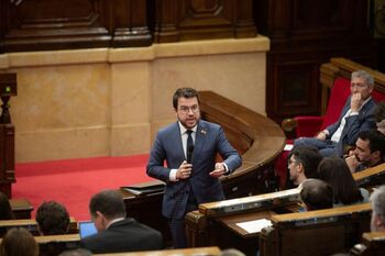 El Parlament tramita la ley del catalán entre reproches