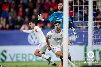 Herrera mantuvo vivo a Osasuna pero el Madrid ganó 1-3