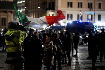 Italia exige a trabajadores de más de 50 años que se vacunen