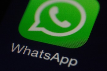 WhatsApp permitirá realizar encuestas en los chats grupales