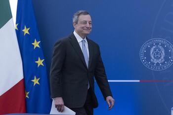 Draghi dimite tras la crisis desatada en su Gobierno
