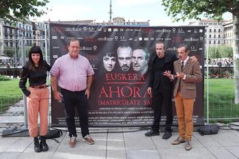 La campaña 'Euskera Ahora' llega a la Plaza del Castillo