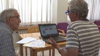 Los mayores pueden informarse sobre sus facturas en Iturrama