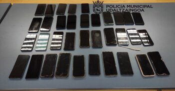 Policía Municipal recupera esta noche 53 teléfonos móviles