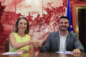 El PP escenifica el acuerdo de investidura con Coalición Canaria