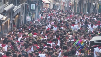 Pamplona se inunda de gente durante el fin de semana