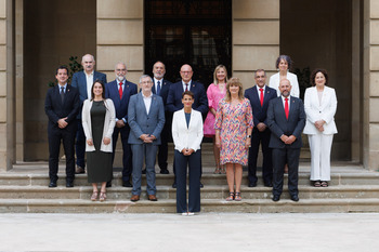 Foto de familia del Gobierno de Navarra, ya al completo