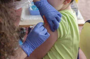 Más de 800 niños vacunados contra la gripe y bronquiolitis