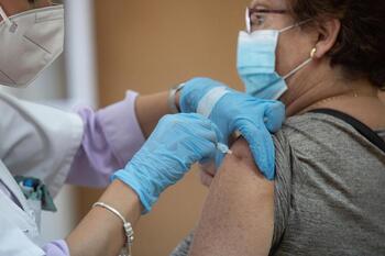 Bajan las consultas en Atención Primaria por gripe y covid