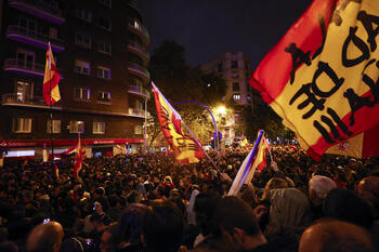 Las manifestaciones continúan en Ferraz por octava noche