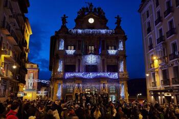 Pamplona iluminará San Saturnino con farolillos en el cielo