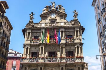Pamplona abre sus balcones a la ópera y la zarzuela