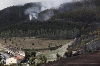El incendio en Olloki ha afectado a unas 70 hectáreas