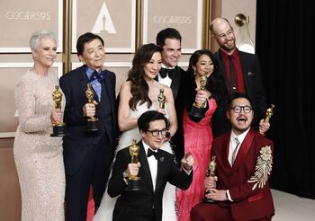 'Todo a la vez en todas partes' arrasa en los Oscar