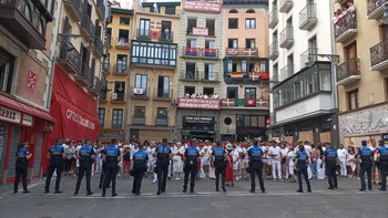 Más de 2.400 agentes y cientos de cámaras vigilan Pamplona