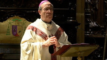 Ingresan al arzobispo de Pamplona tras sufrir un accidente