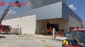 Extinguido un incendio en el polígono industrial Comarca II