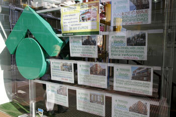 La compraventa de viviendas baja un 10,5% en julio en España