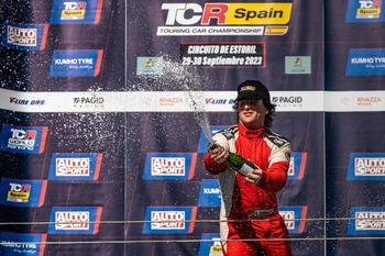 Erik Zabala más líder de la TCR Cup tras Estoril