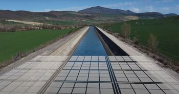 Primer paso para cubrir de placas solares el Canal