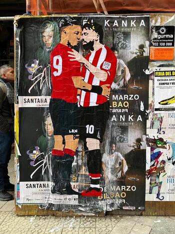 El beso entre Osasuna y Athletic de Bilbao